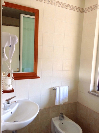 Imagen de la habitación del Hotel Ristorante Cervo. Foto 11