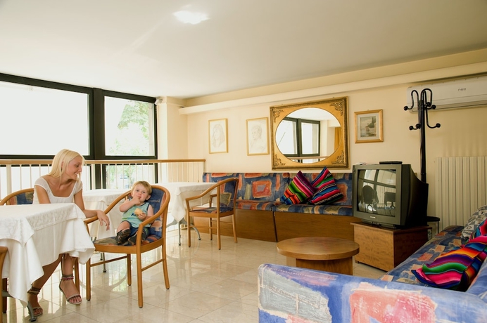 Imagen del bar/restaurante del Hotel Ristorante Commercio. Foto 2