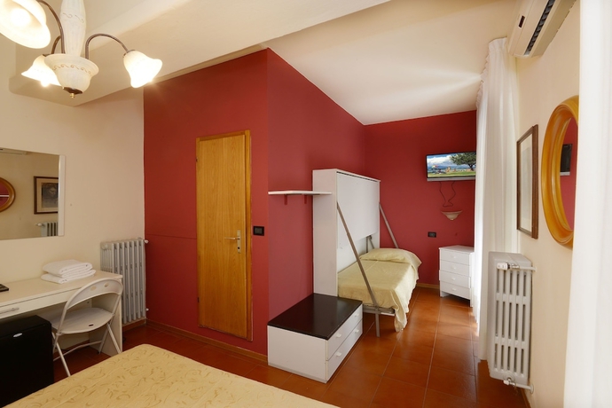 Imagen de la habitación del Hotel Ristorante Commercio. Foto 13