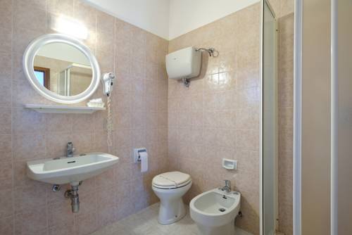 Imagen de la habitación del Hotel Ristorante Dante. Foto 8