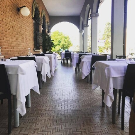 Imagen de los exteriores del Hotel Ristorante Gallo D'oro. Foto 12