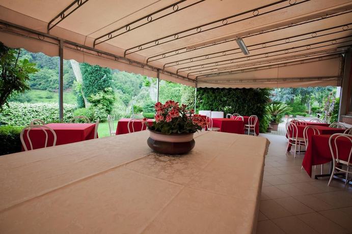 Imagen de los exteriores del Hotel Ristorante Grappolo D\'Oro. Foto 15