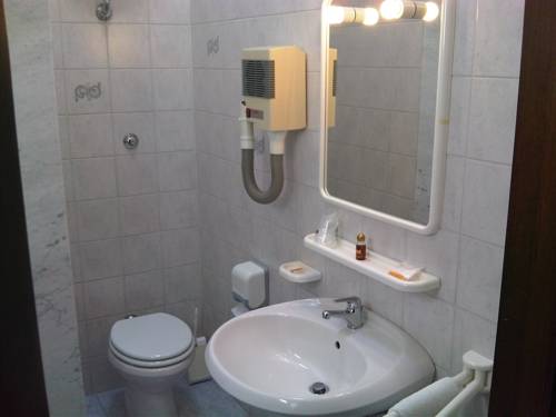 Imagen de la habitación del Hotel Ristorante Il Cavaliere. Foto 16