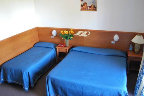 Imagen de la habitación del Hotel Ristorante Il Gabbiano, Passignano Sul Trasimeno. Foto 3