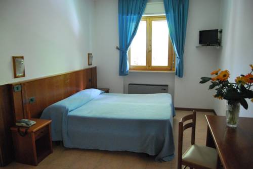 Imagen de la habitación del Hotel Ristorante Il Gabbiano, Passignano Sul Trasimeno. Foto 10