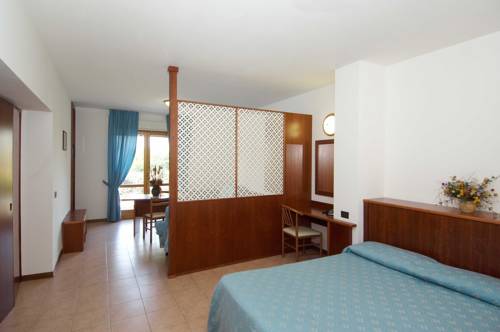 Imagen de la habitación del Hotel Ristorante Il Gabbiano, Passignano Sul Trasimeno. Foto 12
