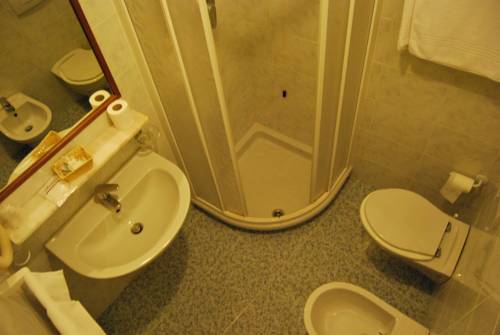 Imagen de la habitación del Hotel Ristorante Il Gabbiano, Passignano Sul Trasimeno. Foto 16