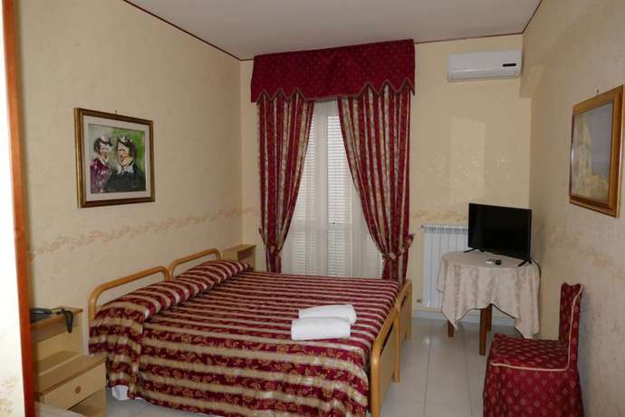 Imagen de la habitación del Hotel Ristorante L\'Ulivo. Foto 9