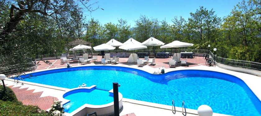Imagen de la piscina del Hotel Ristorante L\'Ulivo. Foto 17