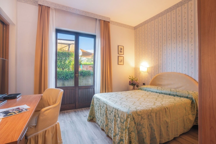 Imagen de la habitación del Hotel Ristorante La Lanterna, Castelnuovo di Garfagnana. Foto 6