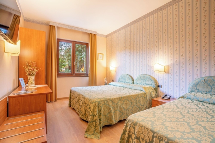 Imagen de la habitación del Hotel Ristorante La Lanterna, Castelnuovo di Garfagnana. Foto 7