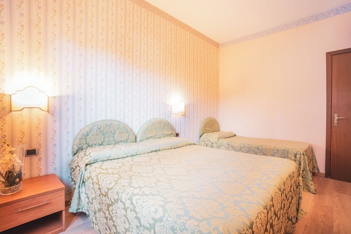 Imagen de la habitación del Hotel Ristorante La Lanterna, Castelnuovo di Garfagnana. Foto 10
