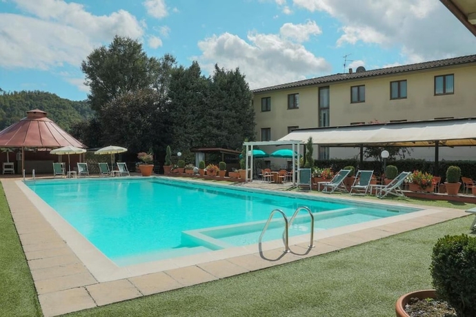 Imagen de la piscina del Hotel Ristorante La Lanterna, Castelnuovo di Garfagnana. Foto 14