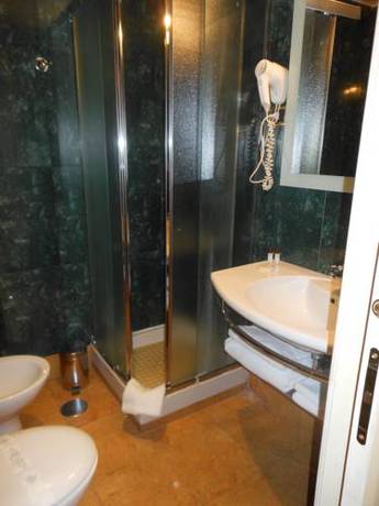 Imagen de la habitación del Hotel Ristorante La Lanterna. Foto 12