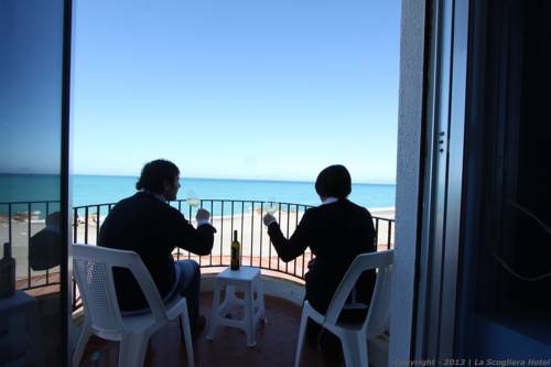 Imagen de la habitación del Hotel Ristorante La Scogliera, Gliaca di Piraino. Foto 5