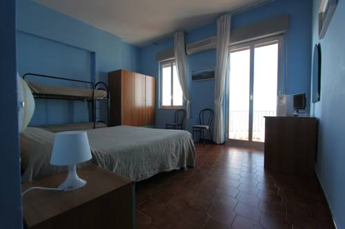 Imagen de la habitación del Hotel Ristorante La Scogliera, Gliaca di Piraino. Foto 9
