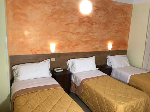 Imagen de la habitación del Hotel Ristorante Lazio. Foto 6