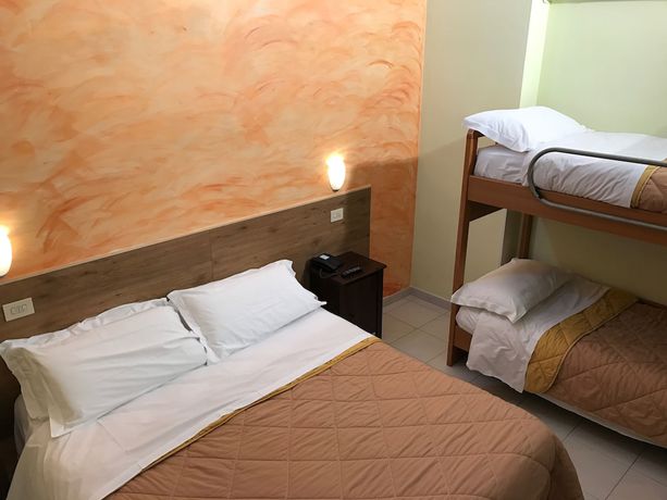 Imagen de la habitación del Hotel Ristorante Lazio. Foto 9