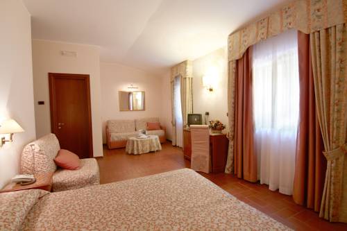 Imagen de la habitación del Hotel Ristorante Le Terrazze Sul Gargano. Foto 11