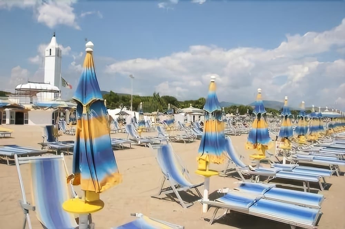 Imagen de los exteriores del Hotel Ristorante Meson Feliz. Foto 13