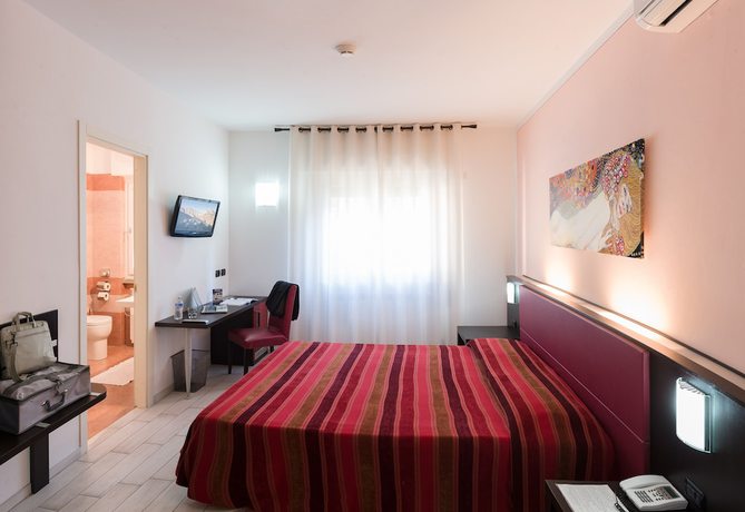 Imagen de la habitación del Hotel Ristorante Milano. Foto 13