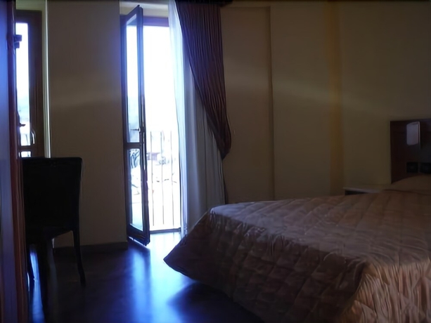 Imagen de la habitación del Hotel Ristorante Miralago, Terni. Foto 6