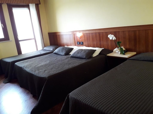 Imagen de la habitación del Hotel Ristorante Miralago, Terni. Foto 8