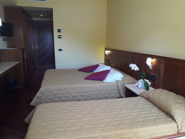 Imagen de la habitación del Hotel Ristorante Miralago, Terni. Foto 10