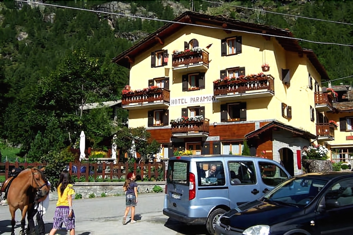 Imagen de los exteriores del Hotel Ristorante Paramont. Foto 14