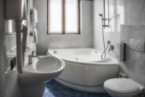 Imagen de la habitación del Hotel Ristorante San Carlo, Lago Maggiore. Foto 14