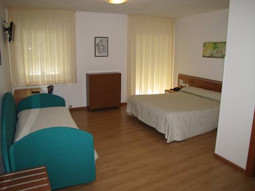 Imagen de la habitación del Hotel Ristorante Scaran&ograve;. Foto 11