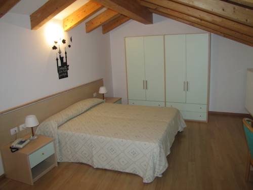Imagen de la habitación del Hotel Ristorante Scaran&ograve;. Foto 13