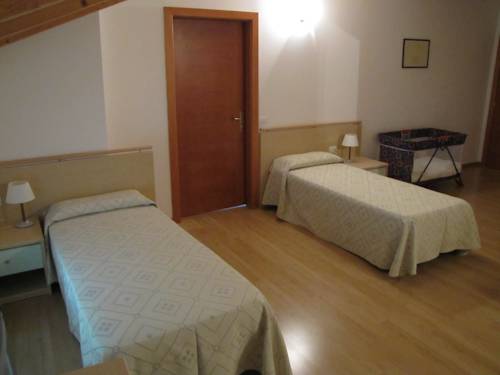 Imagen de la habitación del Hotel Ristorante Scaran&ograve;. Foto 14