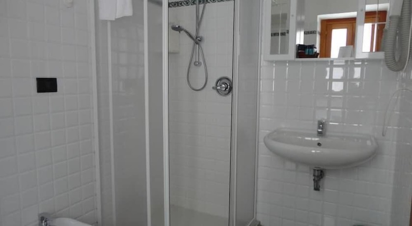 Imagen de la habitación del Hotel Ristorante Silvestrino. Foto 20