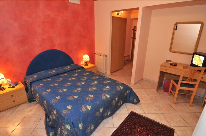 Imagen de la habitación del Hotel Ristorante Thomas. Foto 13