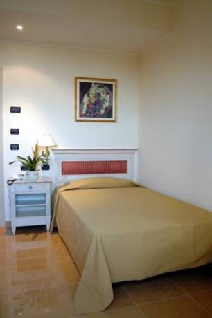 Imagen de la habitación del Hotel Ristorante Vecchia Vibo. Foto 9