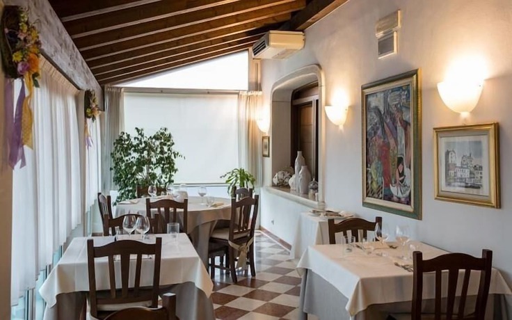 Imagen del bar/restaurante del Hotel Ristorante Villa Monica. Foto 5