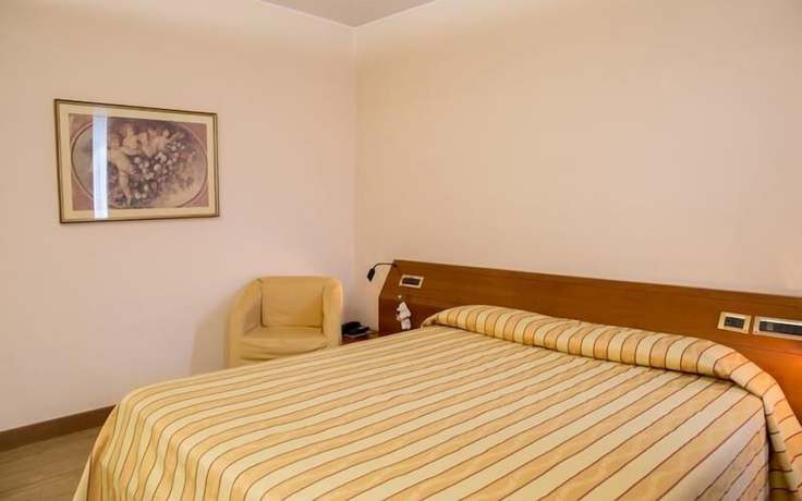 Imagen de la habitación del Hotel Ristorante Villa Monica. Foto 15