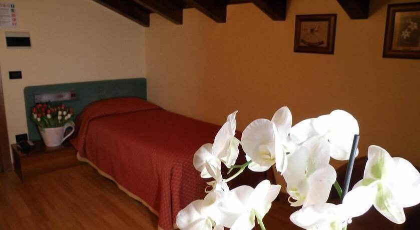 Imagen de la habitación del Hotel Ristorante Villa Monica. Foto 17