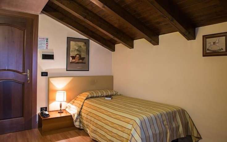 Imagen de la habitación del Hotel Ristorante Villa Monica. Foto 18