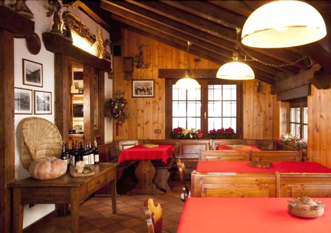 Imagen del bar/restaurante del Hotel Ristoro Vagneur. Foto 4