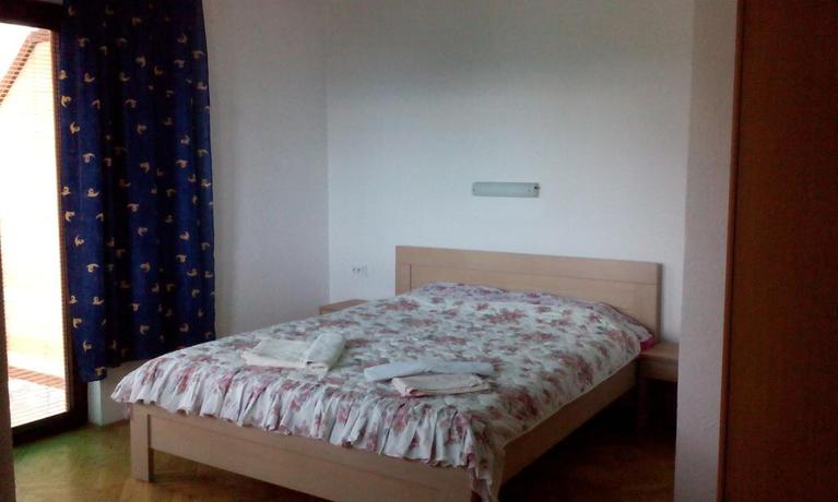 Imagen de la habitación del Hotel Risto's Guest House. Foto 4