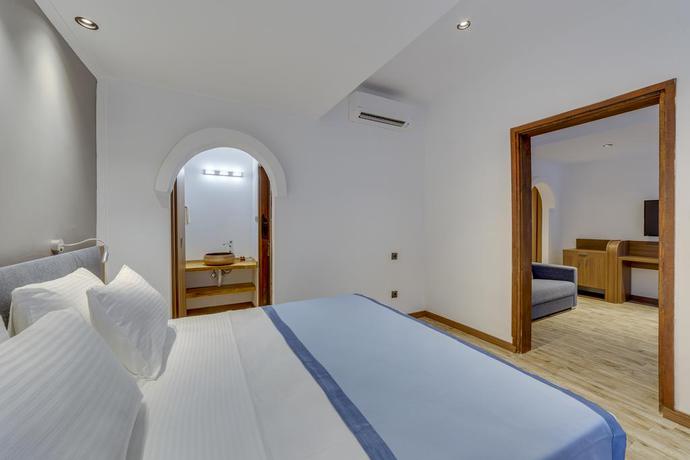 Imagen de la habitación del Hotel Risus Garden Marina. Foto 3