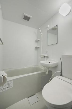 Imagen de la habitación del Hotel Rita Namba. Foto 7