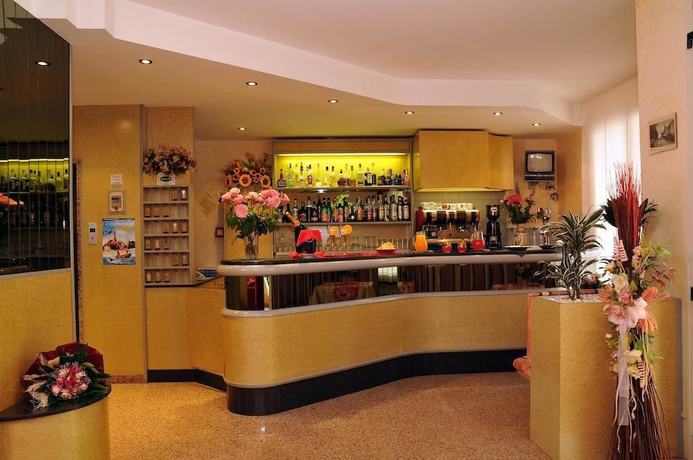 Imagen del bar/restaurante del Hotel Rita, Riccione. Foto 2