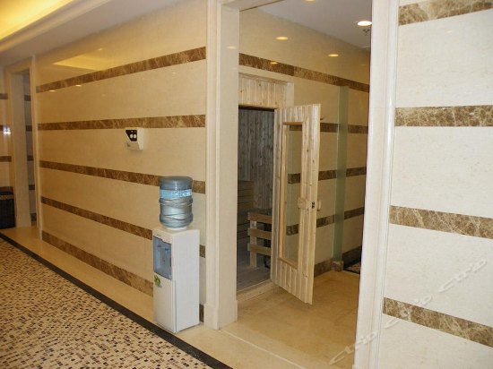 Imagen de los interiores del Hotel Ritan International Hotel. Foto 4
