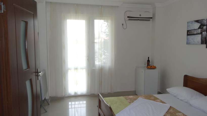 Imagen de la habitación del Hotel Ritsa. Foto 6