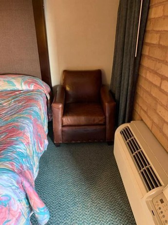 Imagen de la habitación del Hotel Rittiman Inn And Suites. Foto 11