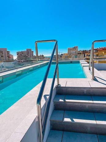 Imagen de la piscina del Hotel Ritual Sireno Torremolinos - Adults Only. Foto 17
