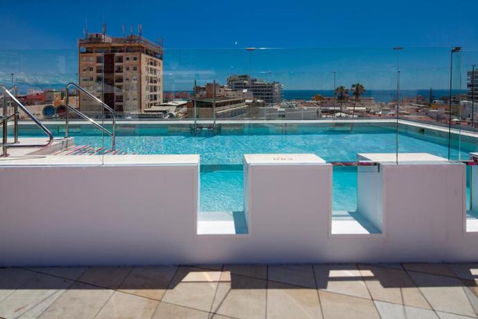 Imagen de la piscina del Hotel Ritual Sireno Torremolinos - Adults Only. Foto 18